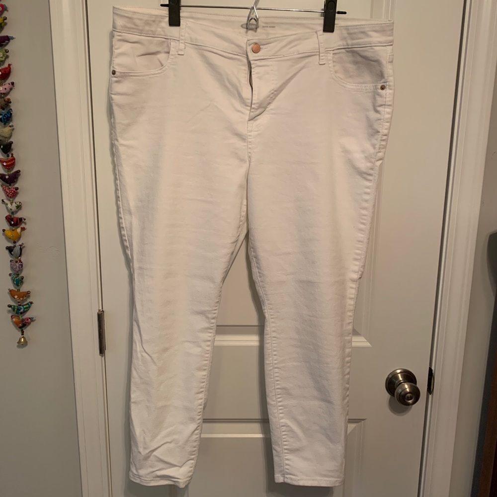 Old Navy super skinny white ankle pant, size 18